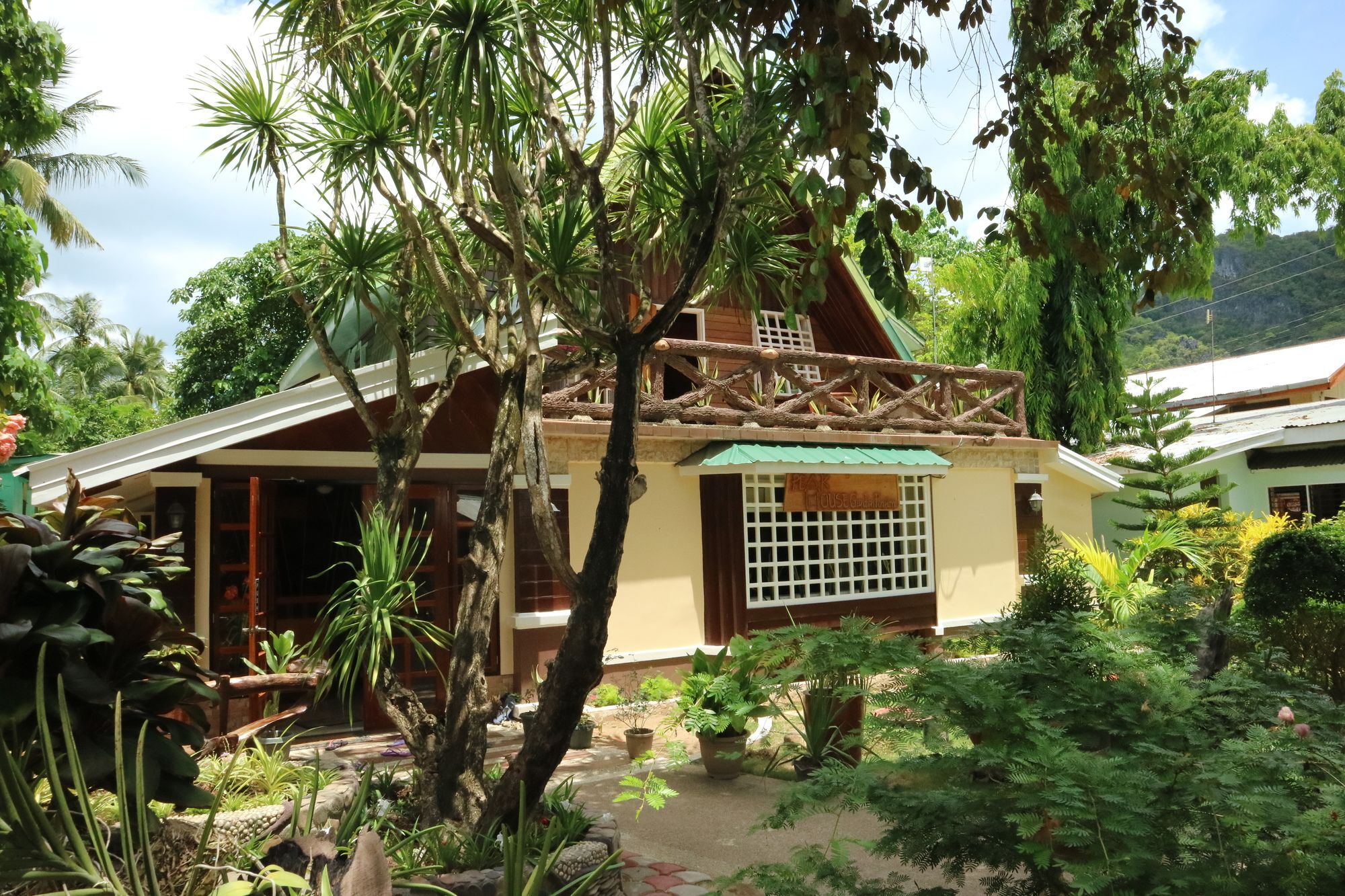 Peak House Garden Pension El Nido Buitenkant foto
